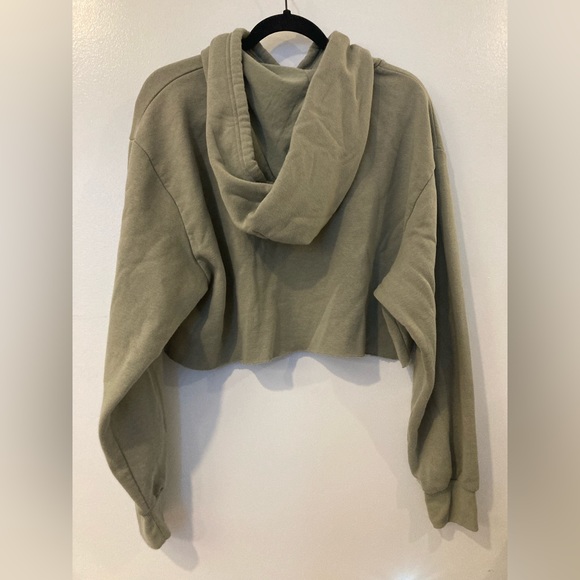 Cropped Green Charlotte Russe Sweatshirt - Picture 1 of 3